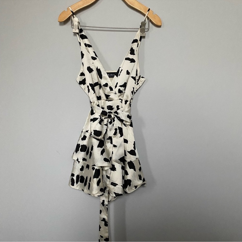 Satin AKIRA romper Champagne and black
